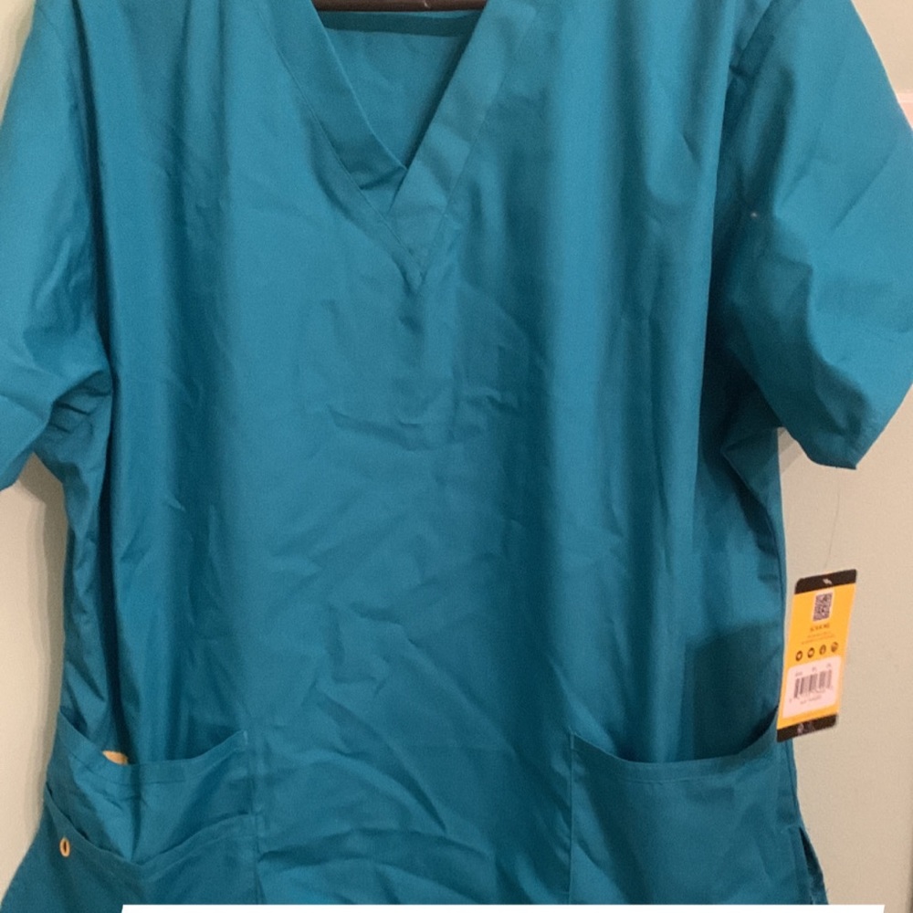 Scrub top